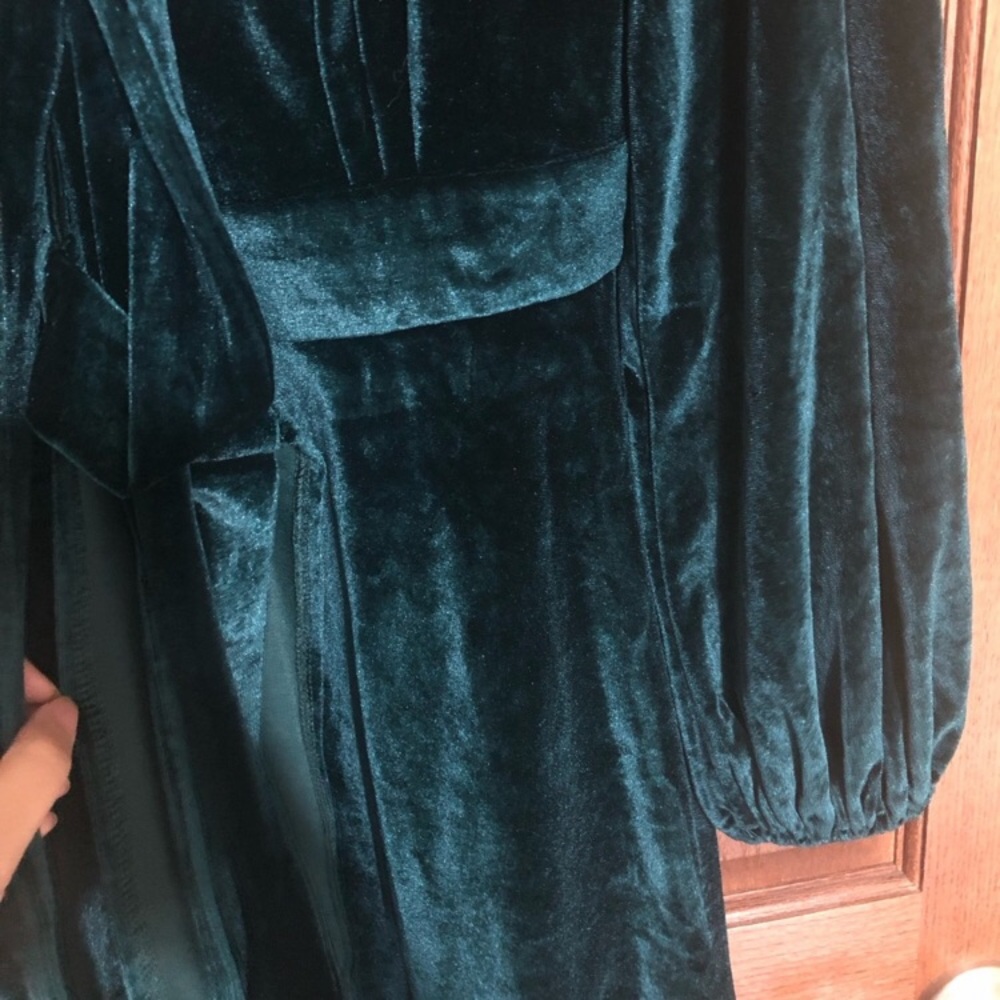 Petal & Pup green velvet v-neck long sleeve wrap dress - Picture 4 of 8